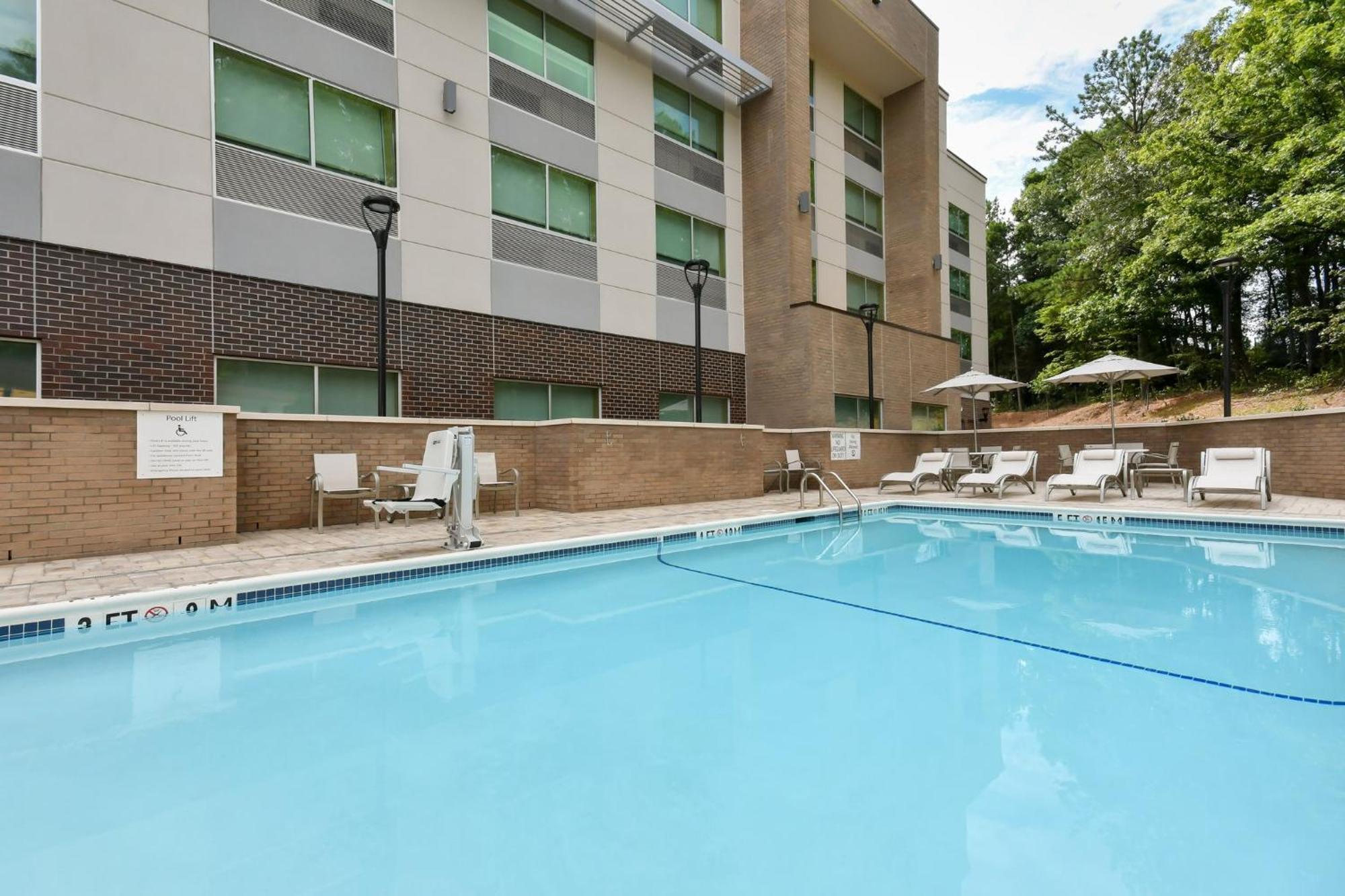 Holiday Inn Express & Suites Charlotte - Ballantyne, An Ihg Hotel Exterior photo